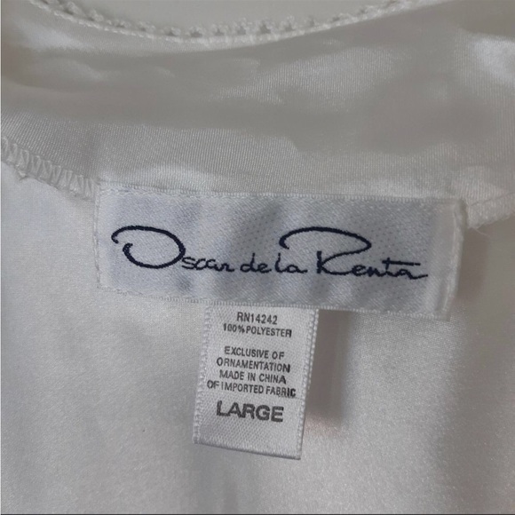 Vintage White Oscar de la Renta Nightgown Size Lg. - Picture 4 of 5